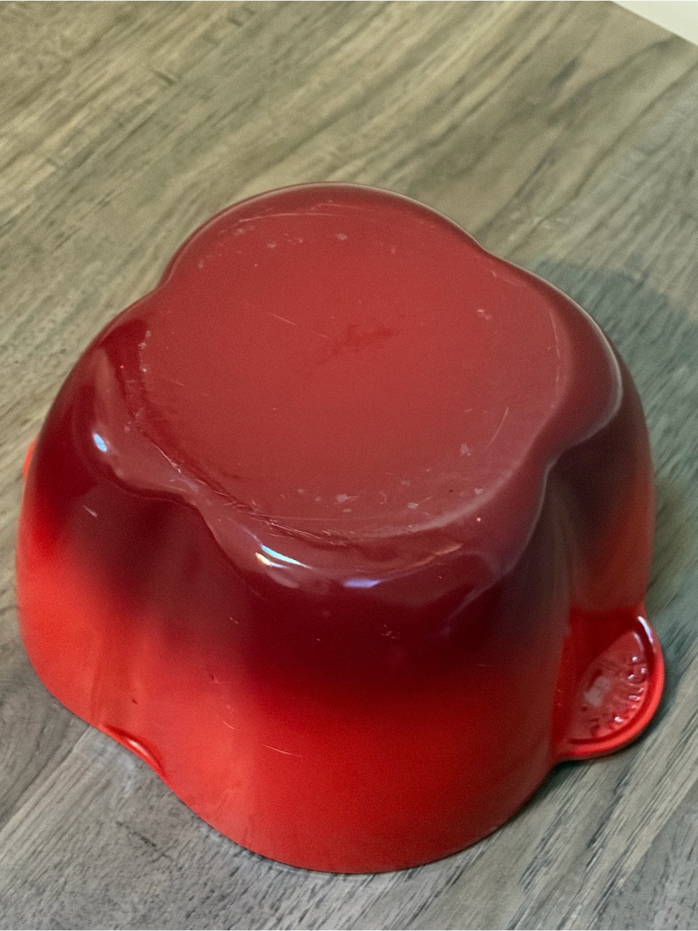 Le Creuset enameled cast iron Bell Pepper Cocotte  color Cherry Red - Picture 12 of 16